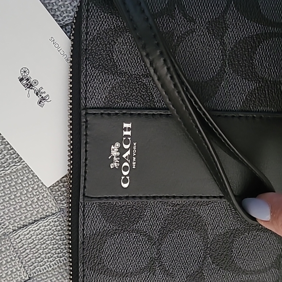 COACH Wristlet - Picture 2 of 4